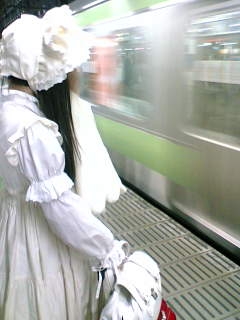 lolita_train_2.jpg
